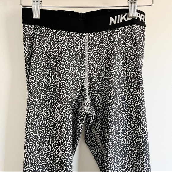 Nike Pro Mezzo Print Women’s Running Tights Black White Leggings Pattern Small - Picture 3 of 9